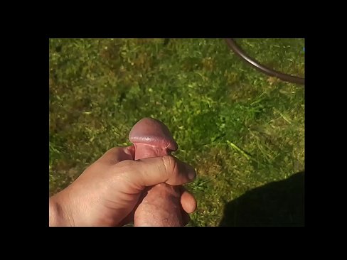 ❤️ گرم hottie پنهنجي گلابي pussy fucked حاصل ڪري ۽ هڪ اونهاري جي باغ ۾ squirt سان cums ☑  ❌️❤